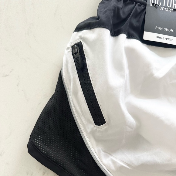 Victoria Sport Run Shorts White Lined - Picture 6 of 10